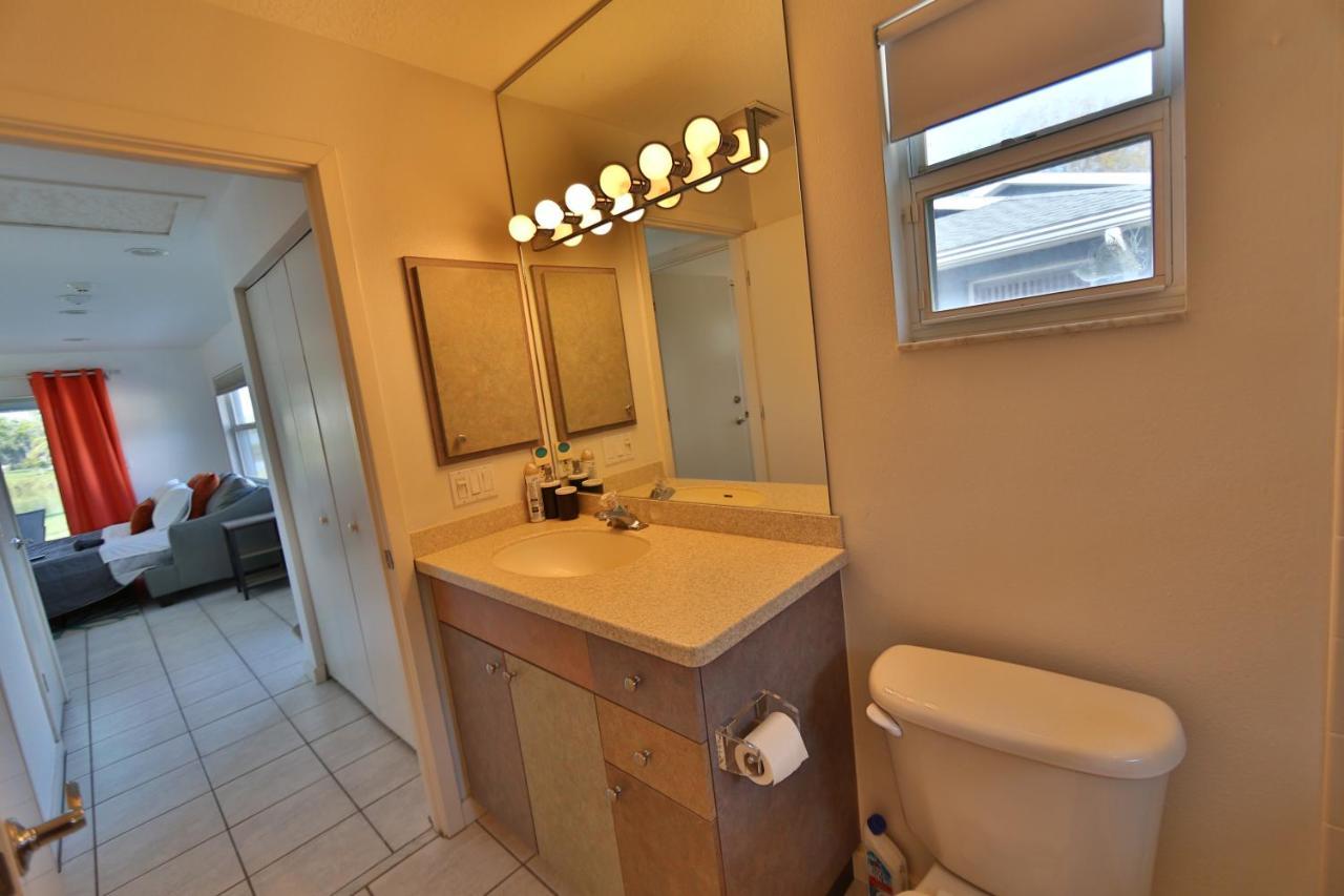 Villa Lakefront Getaway In Sunny Florida With Heated Pool Sarasota