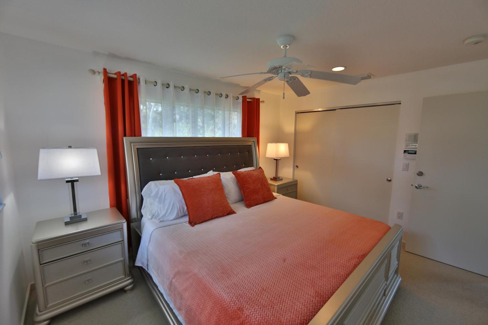 Villa Lakefront Getaway In Sunny Florida With Heated Pool Sarasota