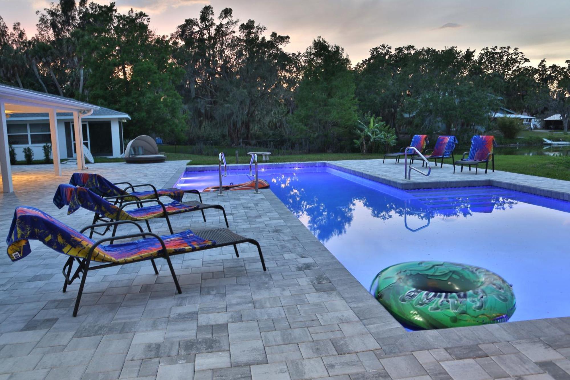Lakefront Getaway In Sunny Florida With Heated Pool Villa Sarasota